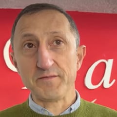 Juan, experto en descanso: “Dormir abrazado a tu pareja es lo peor que puedes hacer si quieres descansar bien”