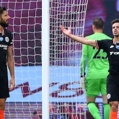 Azpilicueta hace magia en dos minutos para que el Chelsea gane