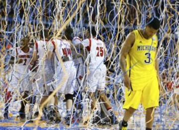 Alegr&iacute;a de los jugadores de los Los Cardinals de Louisville tras proclamarse nuevo campe&oacute;n de la NCAA.