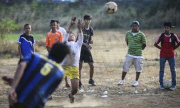 Niños del equipo del barrio Villa Reconciliación en Managua.