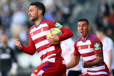 Tres jugadores en activo entre los goleadores hist¨®ricos del Granada