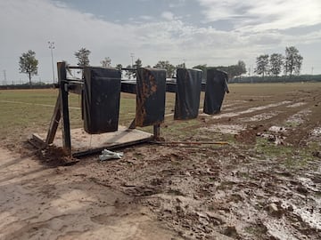 Material dañado por las inundaciones. 