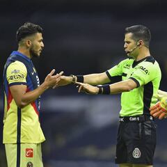 Polémico gol anulado de Córdova en el Clásico Nacional