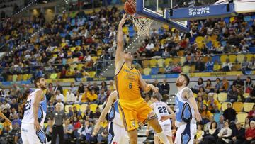 05/03/17 BALONCESTO
 ACB ENDESA PARTIDO
 HERBALIFE GRAN CANARIA - OBRADOIRO
 CANASTA DE DARKO PLANINIC