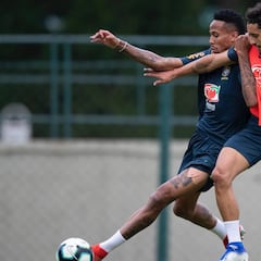 Gabriel Jesús y Everton, de titulares en la última práctica