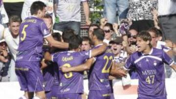 Los jugadores del Real Ja&eacute;n festejando un gol.