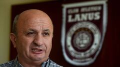 Russo, responde: "Yo soy el boludo que trajo a Sand"