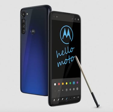 Un portátil Lenovo comprando un móvil Moto G Pro en Amazon