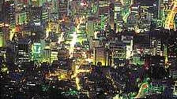 'KOREA' DE NOCHE. Enciende sus luces mostrando el esplendor de una ciudad llena de vida.