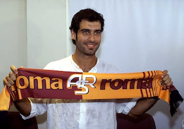 La Roma fichó en 2002 al de Santpedor tras una buena campaña en el Brescia. La etapa de Guardiola fue muy breve, debido a sus desavencnias con el técnico romanista, Fabio Capello. En el mercado de invierno, regresó al Brescia.