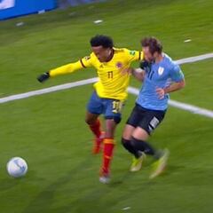 ¿Por qué el codazo de Cuadrado a Viña no fue roja?