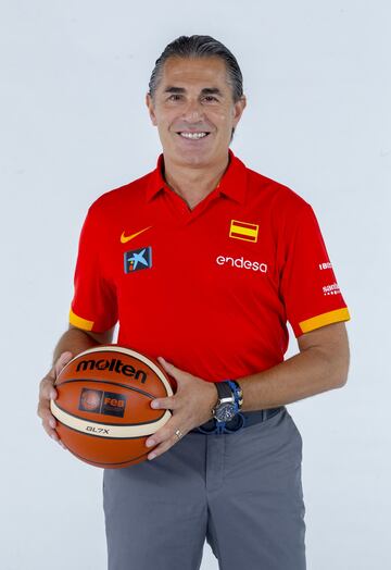 Spain's international basketball team kicks off with official photos