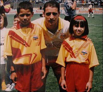 Siguió los pasos de su padre dentro del fútbol y le tocaba apoyar al equipo de su mentor, en aquel entonces Monarcas Morelia.