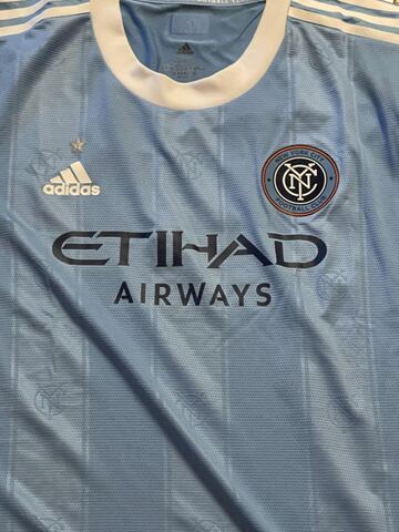 Jersey de NYCFC con error estelar de Adidas.