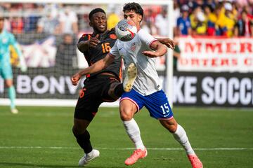 La Selección venció con autoridad a el equipo estadounidense en el primer amistoso previo a la Copa América. Jhon Arias, Rafael Santos Borré, Richard Ríos, Jorge Carrascal y Luis Sinisterra marcaron en la goleada, mientras que Timothy Weah anotó para los locales.