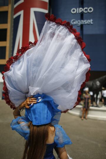 Vuelve Ascot: sombreros imposibles y mucho glamour