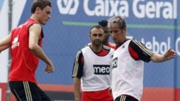 <b>AL MARGEN. </b>Coentrao sigue entrenándose con el Benfica a la espera de novedades.