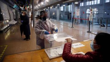 Horarios Elecciones en Madrid: a qué hora abren los colegios electorales y hasta cuándo se puede votar