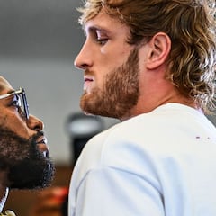 What are the odds, predictions for the Floyd Mayweather vs Logan Paul fight?