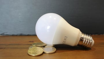 Precio de la luz por horas, 7 de abril | ¿Cuándo es más barato y cuándo es más caro el kWh?