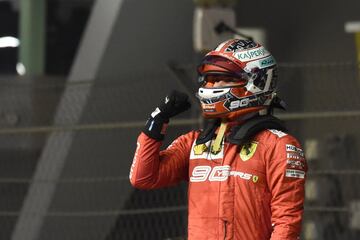 Charles Leclerc ha logrado una estratosférica pole position en Marina Bay por delante de Lewis Hamilton y Sebastian Vettel. 