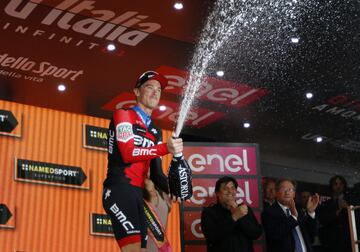 Rohan Dennis, ganador de la etapa.