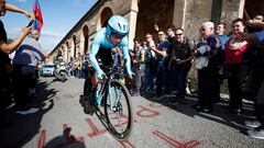 Miguel &Aacute;ngel L&oacute;pez durante la etapa 1 del Giro de Italia 2019.