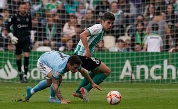 Alfon e Íñigo, pugnando por un balón la pasada temporada.