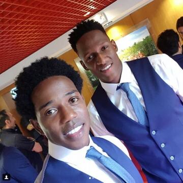 Carlos Sánchez compartió una foto con Yerry Mina, el defensa del Barcelona jugará su primer Mundial 