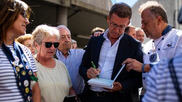 El líder del Partido Popula, Alberto Núñez Feijóo, durante la Festa do Albariño, a 6 de agosto de 2023,  en Cambados, Pontevedra, Galicia (España). La fiesta del albariño es la fiesta vinícola más antigua de Galicia, la segunda de España y está dentro del conjunto de Fiestas de Interés Turístico Nacional.? Se celebra en la villa de Cambados España. Desde 2018 está declarada de interés turístico internacional.
06 AGOSTO 2023
Elena Fernández / Europa Press
06/08/2023