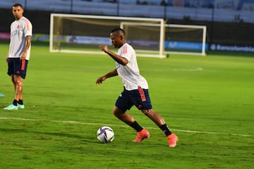 Con el regreso de Alfredo Morelos, el combinando nacional realizó su último entrenamiento antes del partido en el estadio Metropolitano de Barranquilla.