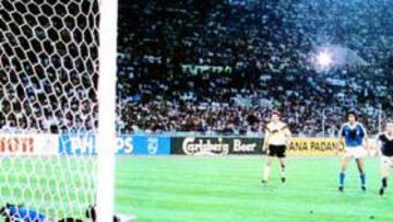 <b>REVANCHA. </b>Alemania ganó en Italia 90 con este penalti de Brehme.