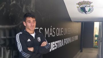 Saúl Berjón, jugador del Burgos, se enfrenta a su Oviedo.