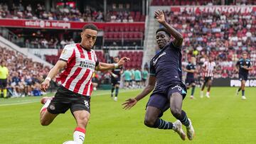 Con el Mundial 2026 a menos de un año, Sergiño Dest se alista para una temporada plena y sin lesiones; hoy fue titular ante el Athletic. EFE/EPA/TOBIAS KLEUVER