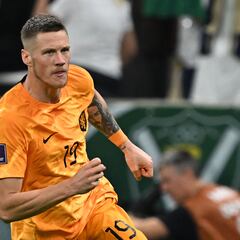 Manchester United in talks for Burnley striker Wout Weghorst