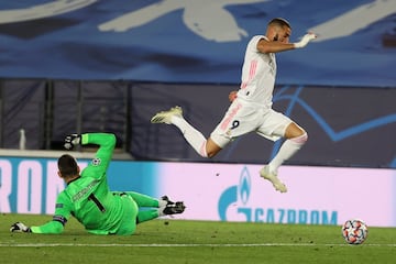 1-0. Karim Benzmema marcó el primer tanto tras regatear al portero eslvoeno Samir Handanovic.
