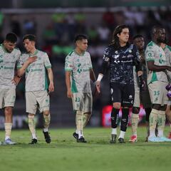 Santos regresa a la pelea por un título