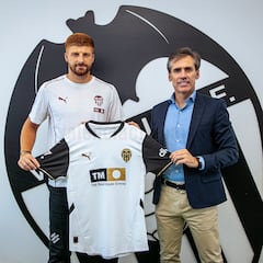 Caufriez, oficial: un amante del fútbol sala y primo de Amallah