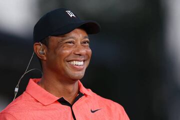 El blackjack fue unas de las mayores perdiciones de Tiger Woods dentro del mundo del juego, donde desveló que se jugaba por mano hasta 25.000 dólares con algunos rostros conocidos del mundo del deporte como Charles Barkley o Michael Jordan. "Su mesa estaba siempre llena de impresionantes chicas y le encantaba que le prestasen atención", desveló una fuente anónima. 