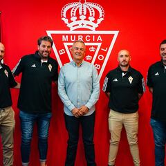 Goiria llega con su equipo, pero Recio sigue en el club