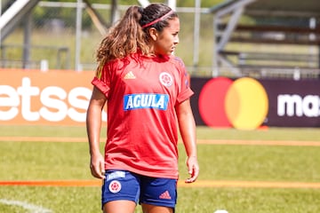 La Selección Colombia Femenina tuvo su último entrenamiento antes de enfrentar a Bolivia por la segunda fecha de la Copa América Femenina en el Pascual Guerrero. La Tricolor entrenó en la Cancha Fútbol Paz de La Z.