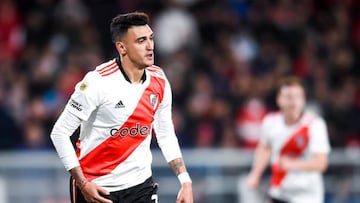 AVELLANEDA, ARGENTINA - AUGUST 07: Matias Suarez of River Plate celebrates after scoring the first goal of his team during a match between Independiente and River Plate as part of Liga Profesional 2022 at Estadio Libertadores de América - Ricardo Enrique Bochini on August 7, 2022 in Avellaneda, Argentina. (Photo by Marcelo Endelli/Getty Images)