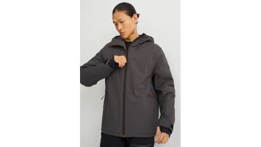Aprovecha estos descuentos de hasta el 70% en ropa de abrigo: sudaderas, chaquetas, jers¨¦is y m¨¢s