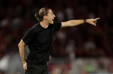 Lino lidera y Saúl no aparece
