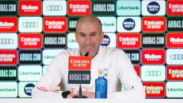 Zinedine Zidane, entrenador del Real Madrid, en rueda de prensa en la sala de medios de la ciudad deportiva de Valdebebas.