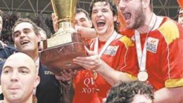 <b>HITO. </b>Lozano, Pastor, Entrerríos, Romero, Juanín... los campeones.