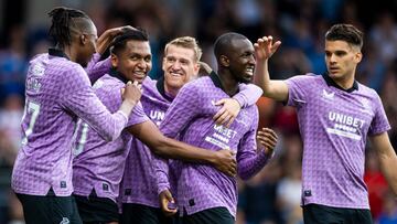 Jugadores del Rangers en un partido de la liga de Escocia