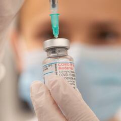 Autorizada dosis de refuerzo para mayores de 50 años: quién podrá vacunarse y fechas