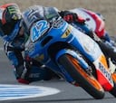 Álex Rins marca la pole en Jerez a pesar de sufrir una caída