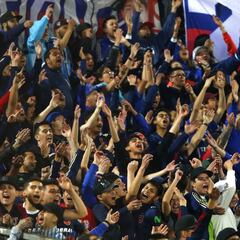 Barras hacen llamado para boicotear la vuelta del fútbol